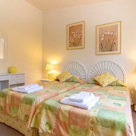 Casa Ouricos Large Pool Bbq Walk To Villa