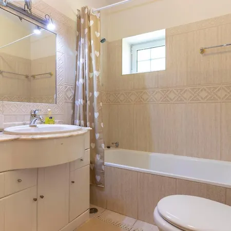 Casa Ouricos Large Pool Bbq Walk To