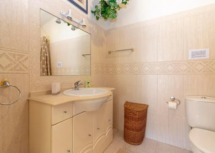 Casa Ouricos Large Pool Bbq Walk To